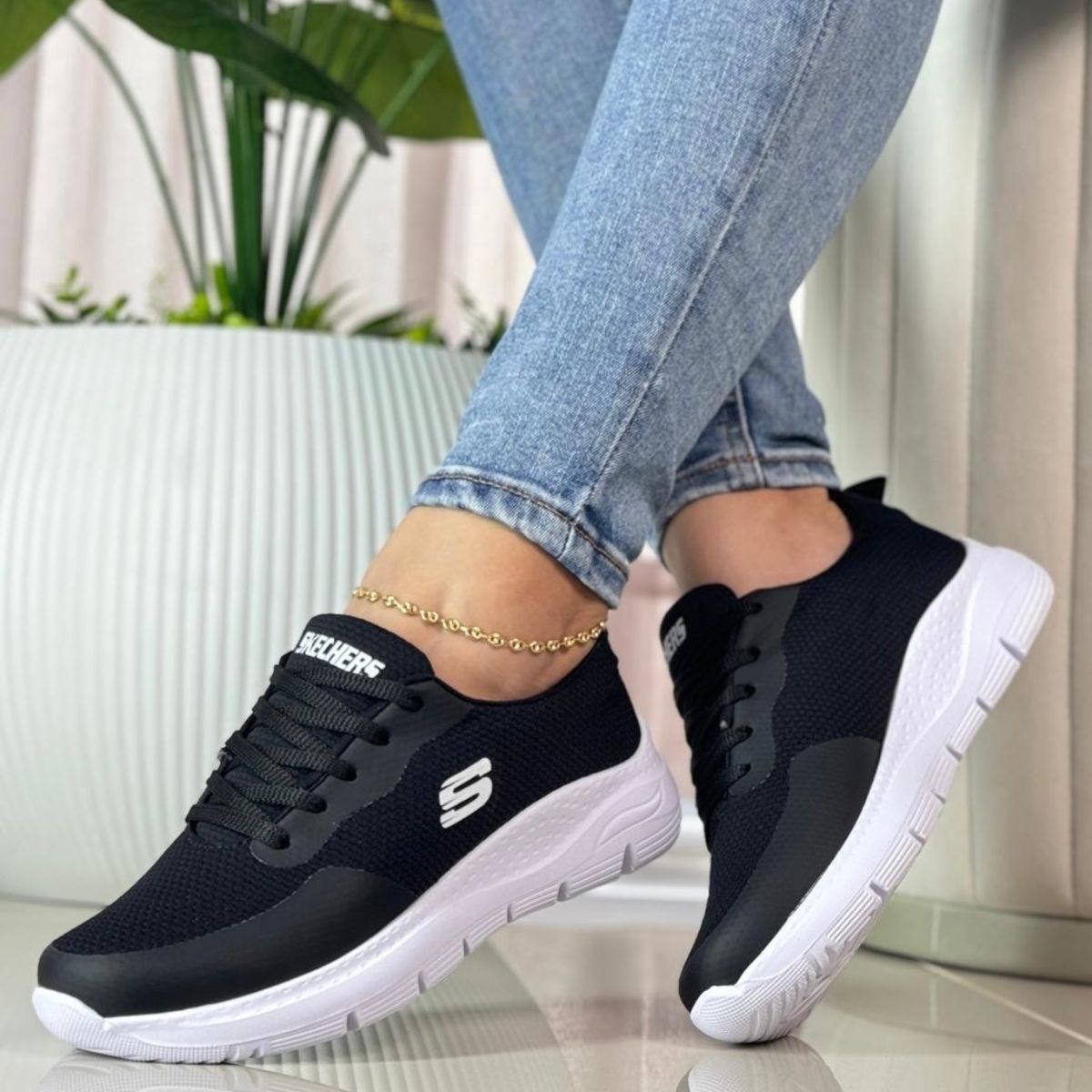 Zapatilla Deportivo Aplique SK